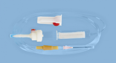 Система для вливаний гемотрансфузионная для крови с пластиковой иглой — 20 шт/уп купить оптом в Кирове